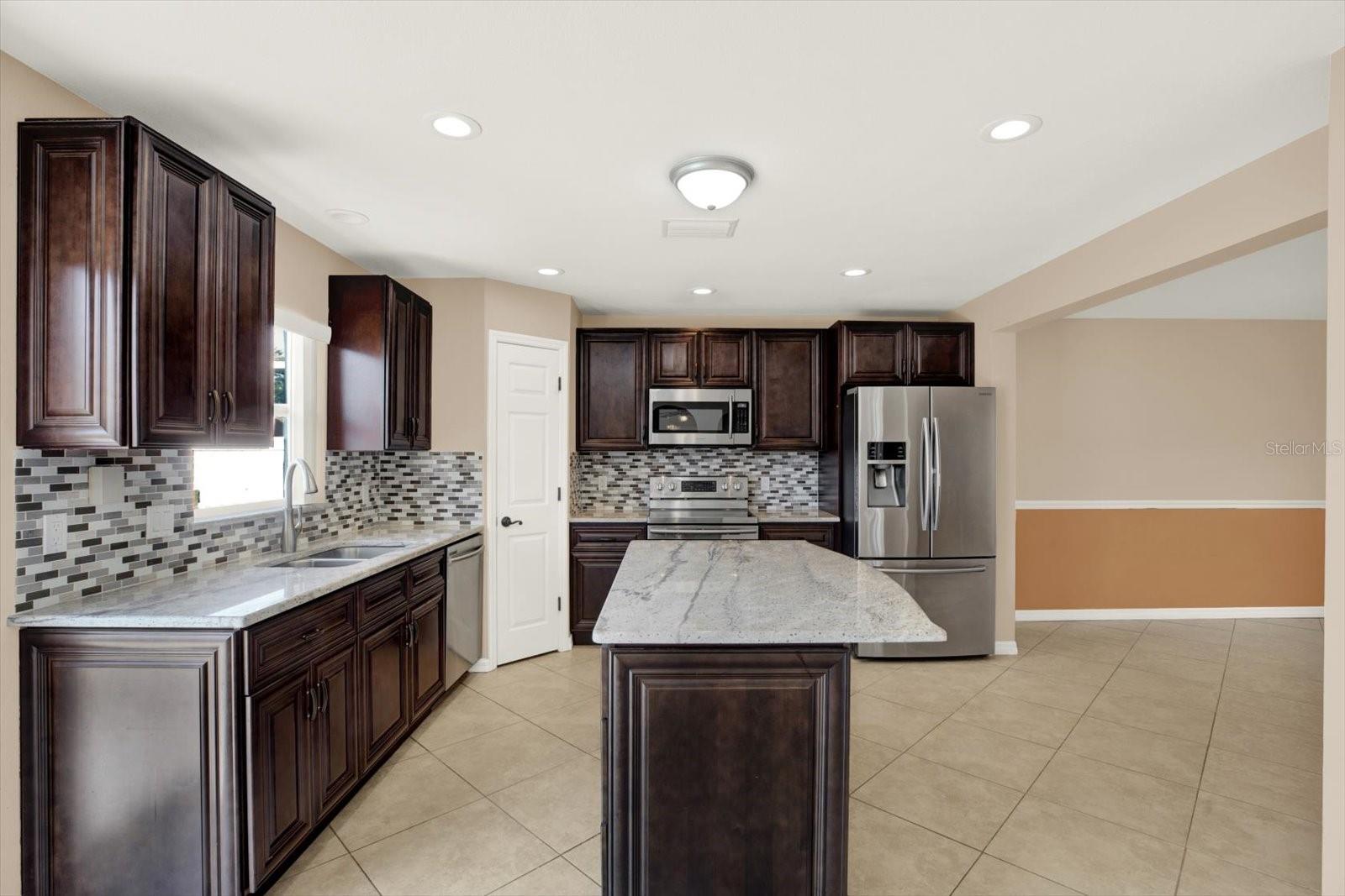 Image 10 of 41 For 6213 Venezia Place