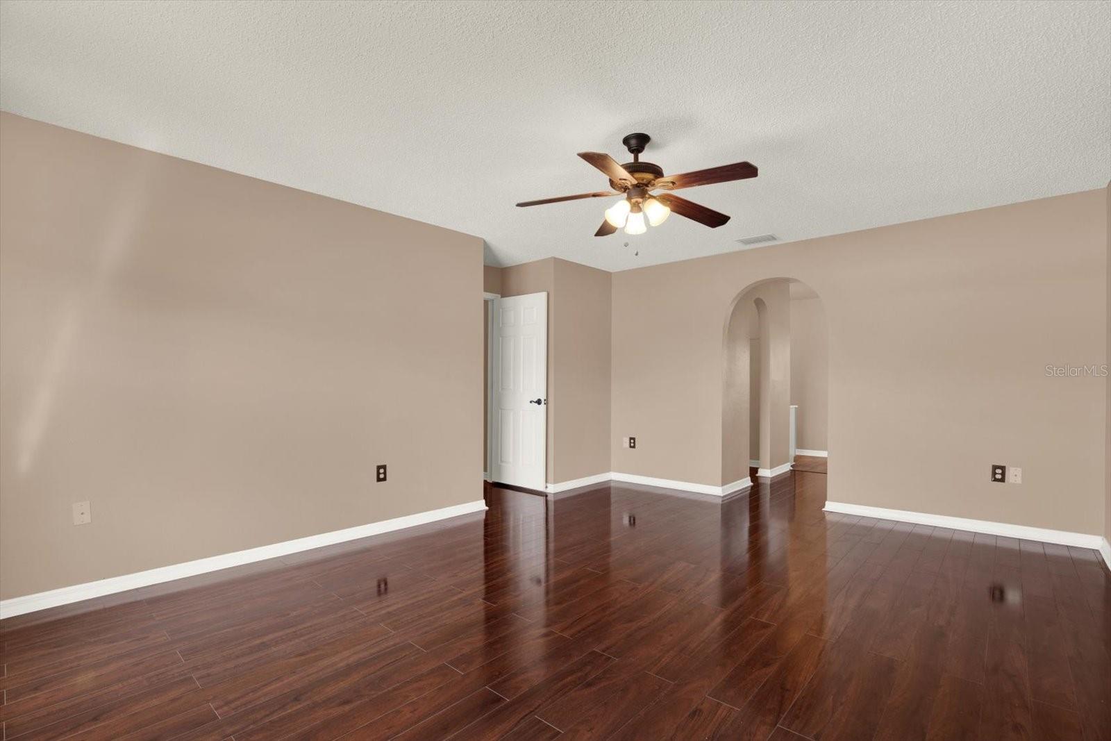 Image 24 of 41 For 6213 Venezia Place