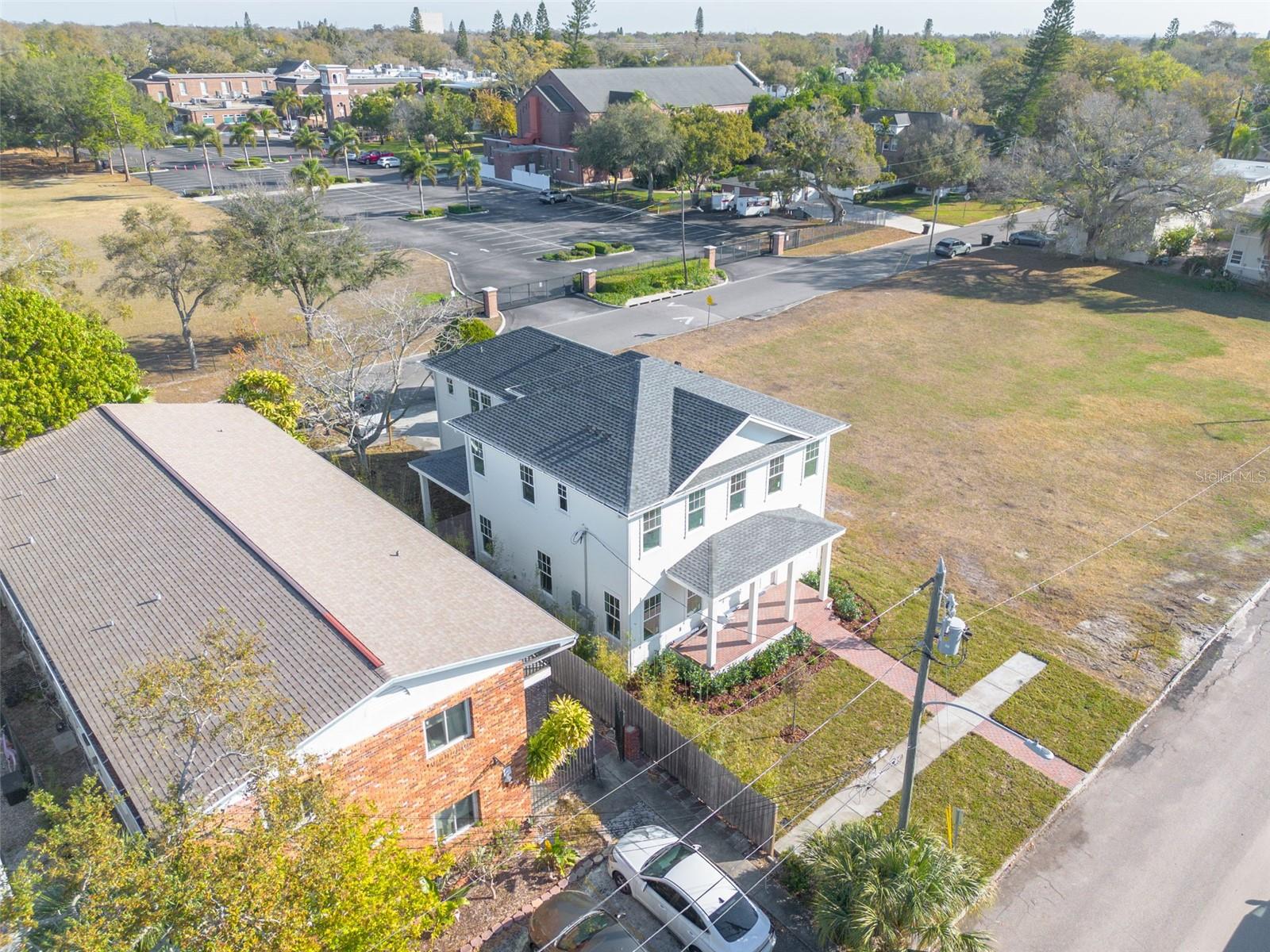 Image 8 of 10 For 1309 17th Avenue N