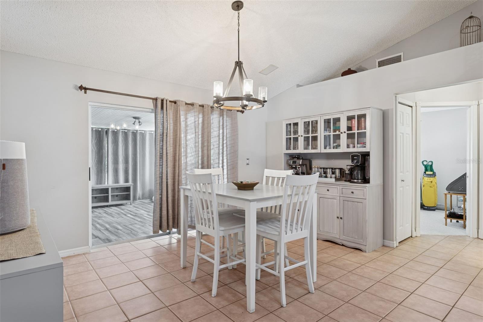 Image 19 of 50 For 9739 Fredericksburg Road