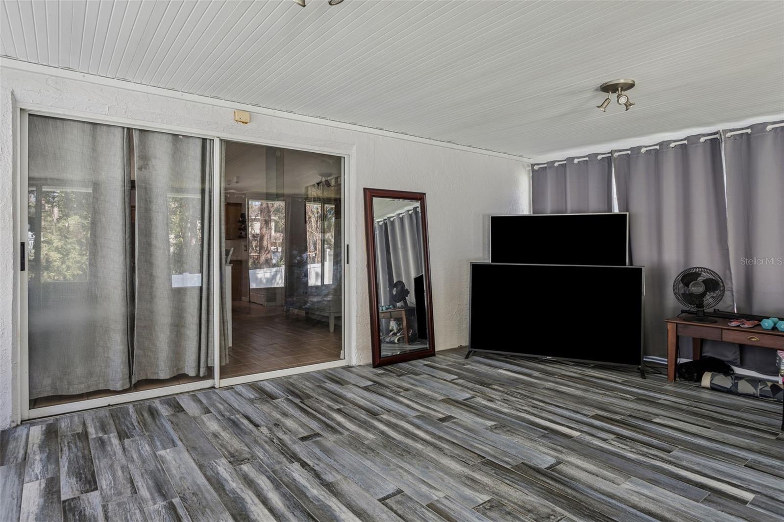 Image 22 of 50 For 9739 Fredericksburg Road