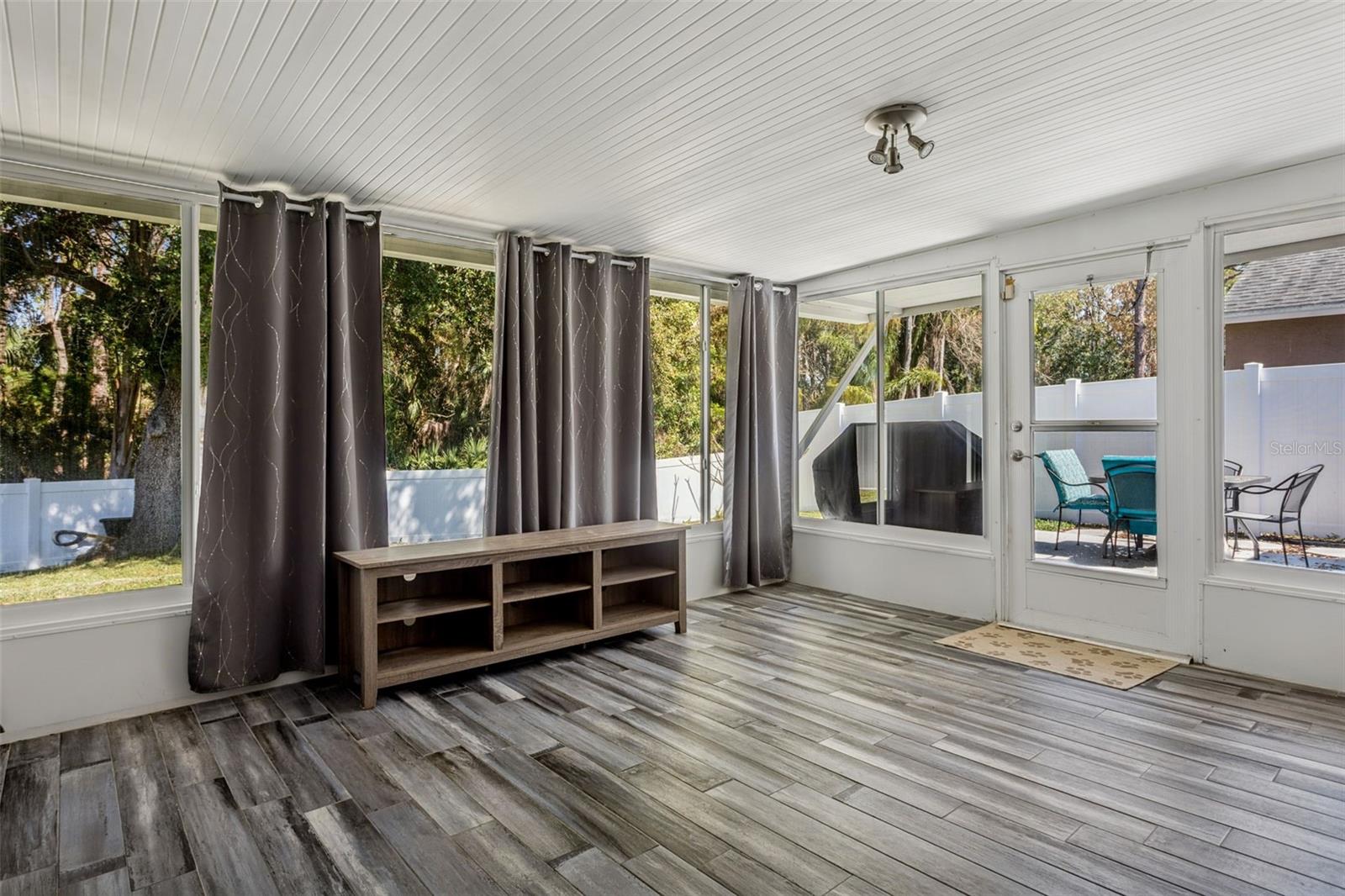 Image 25 of 50 For 9739 Fredericksburg Road