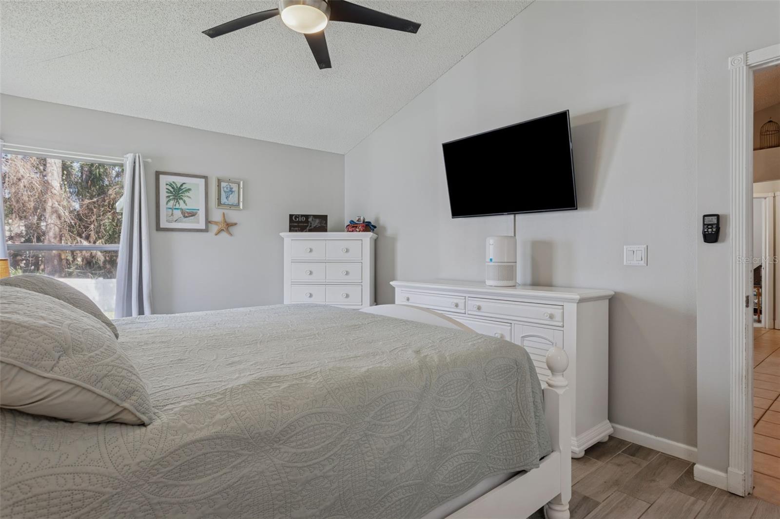 Image 36 of 50 For 9739 Fredericksburg Road