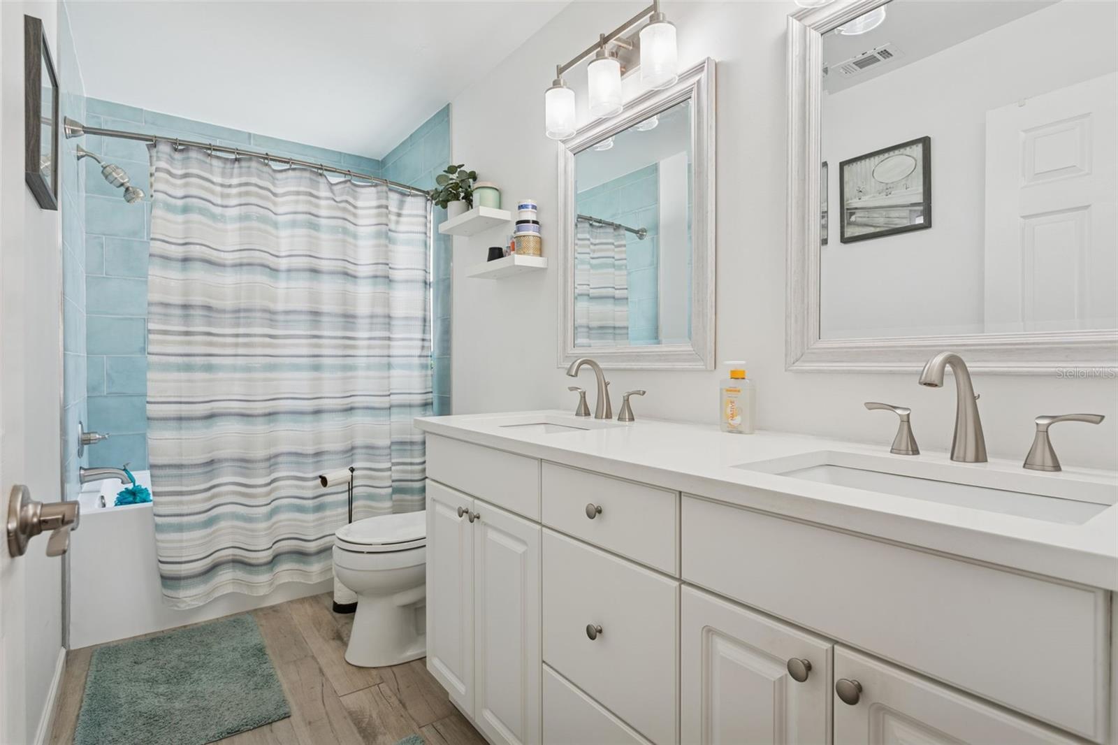 Image 37 of 50 For 9739 Fredericksburg Road