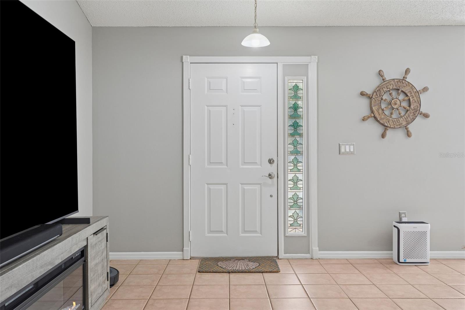 Image 6 of 50 For 9739 Fredericksburg Road