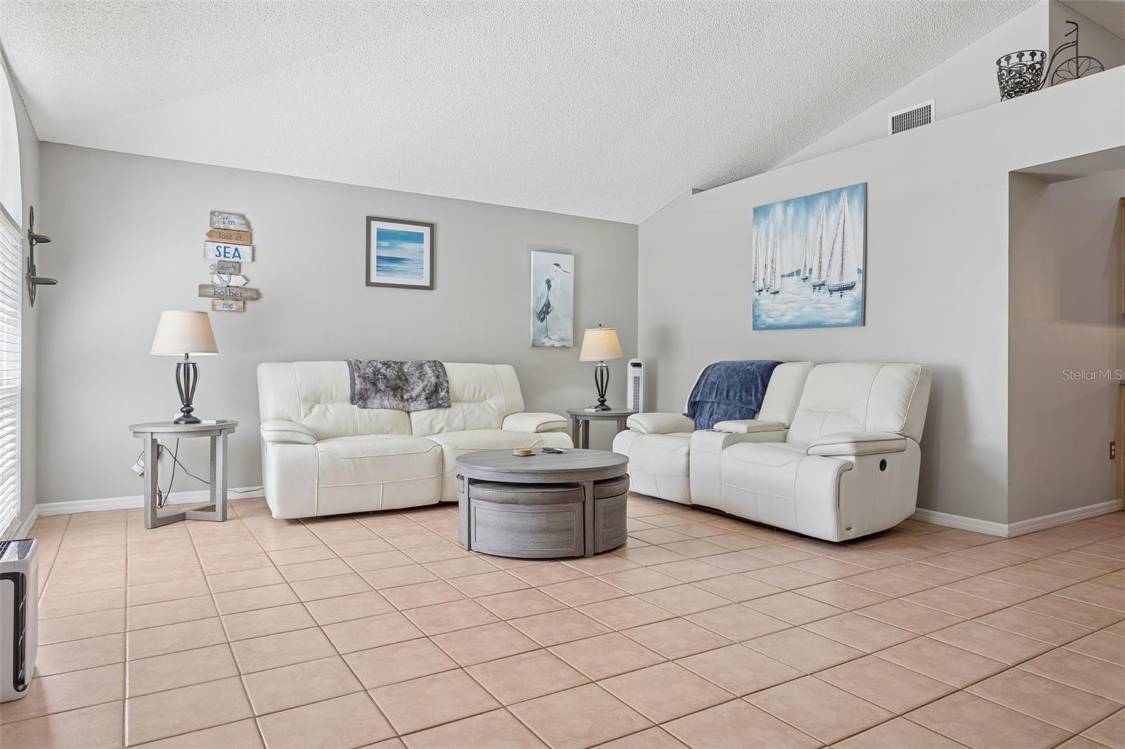 Image 7 of 50 For 9739 Fredericksburg Road