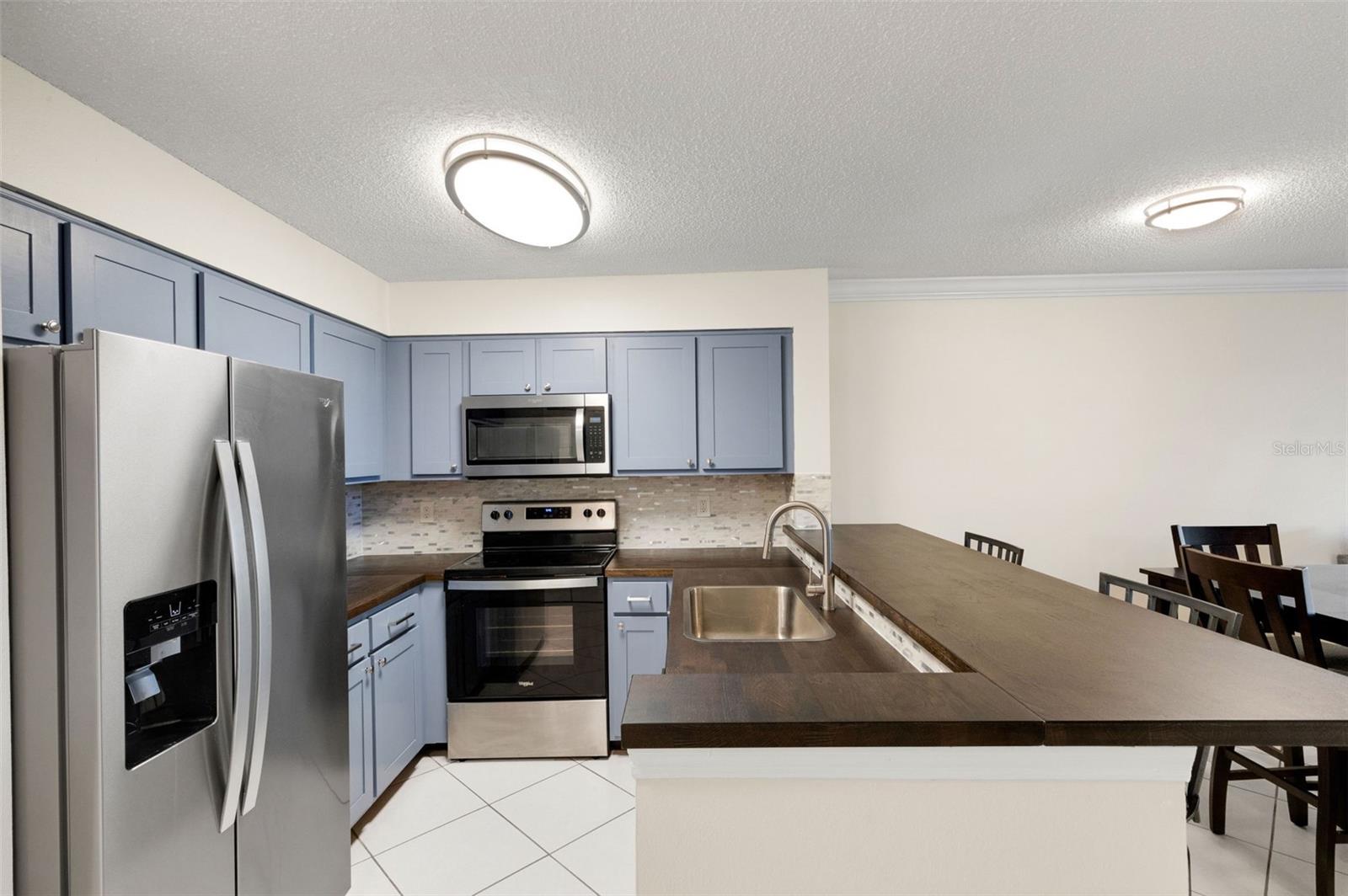 Image 2 of 18 For 2400 Feather Sound Drive 924