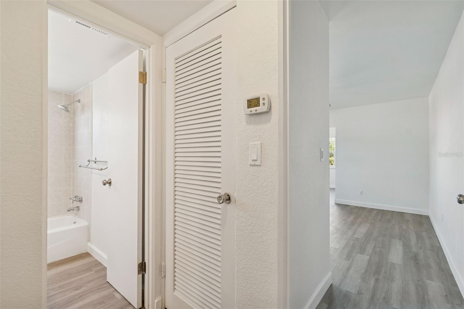 Image 10 of 19 For 4565 Duhme Road 101