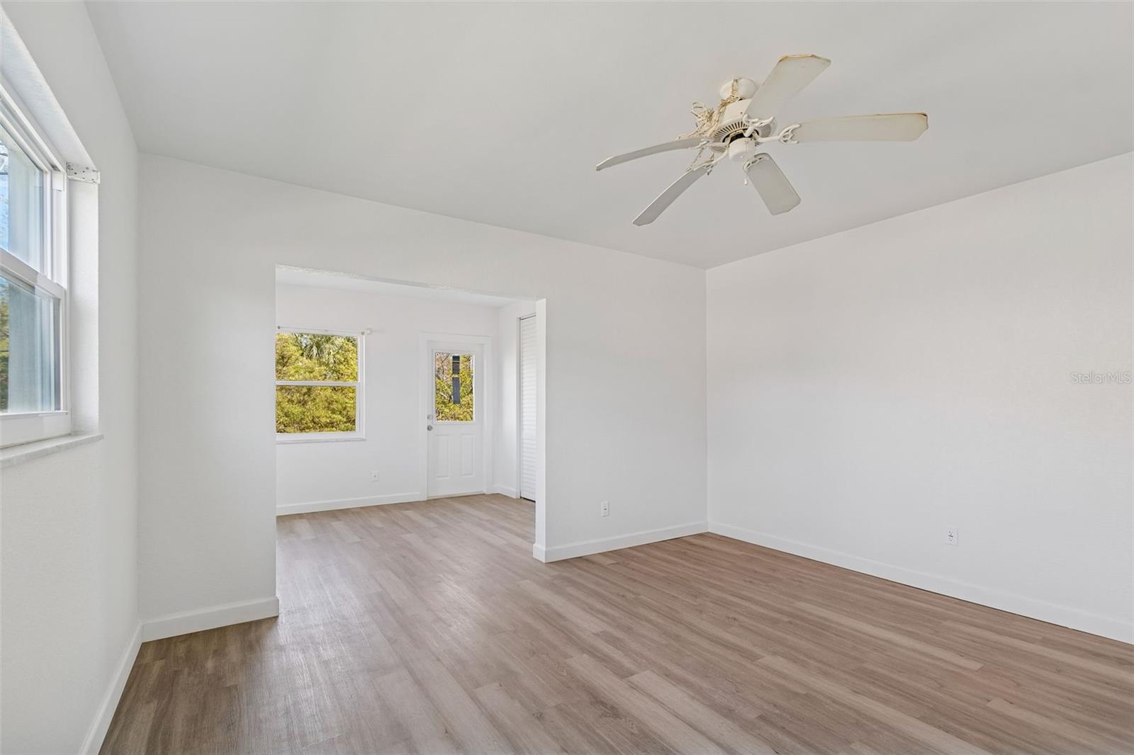 Image 12 of 19 For 4565 Duhme Road 101