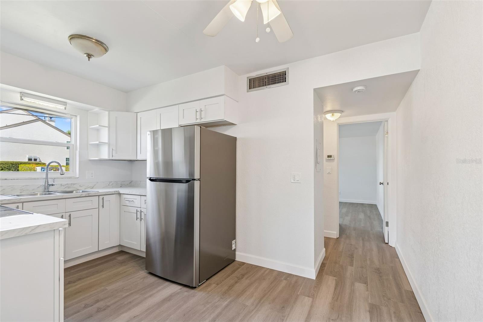 Image 7 of 19 For 4565 Duhme Road 101