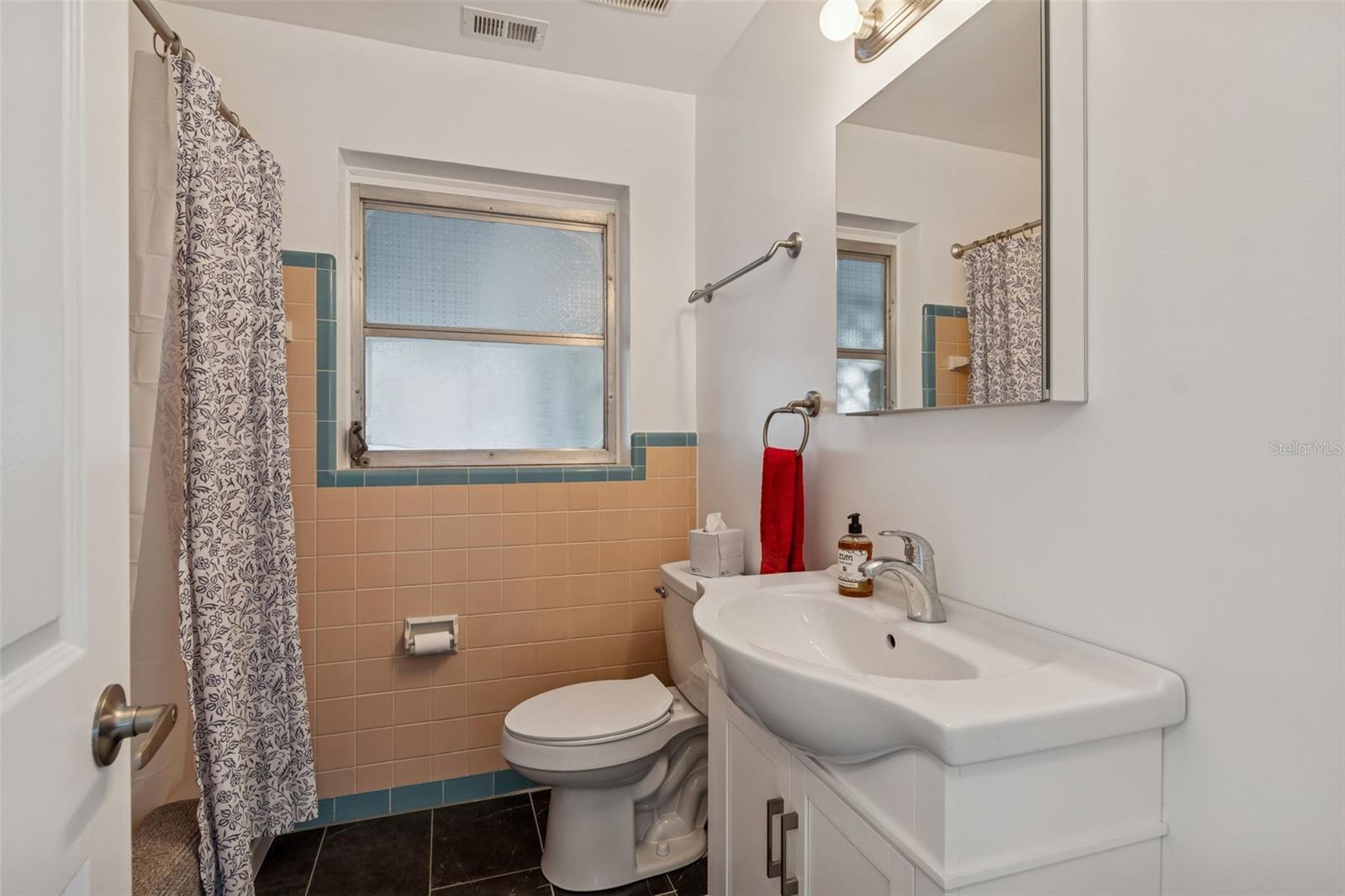 Image 18 of 36 For 1027 15th Street N