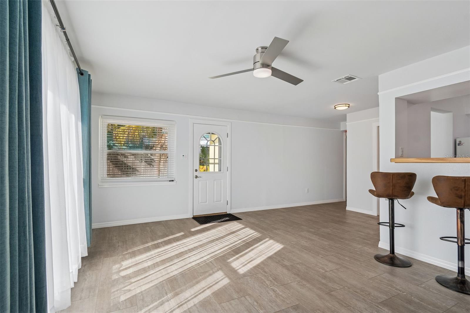 Image 9 of 36 For 1027 15th Street N