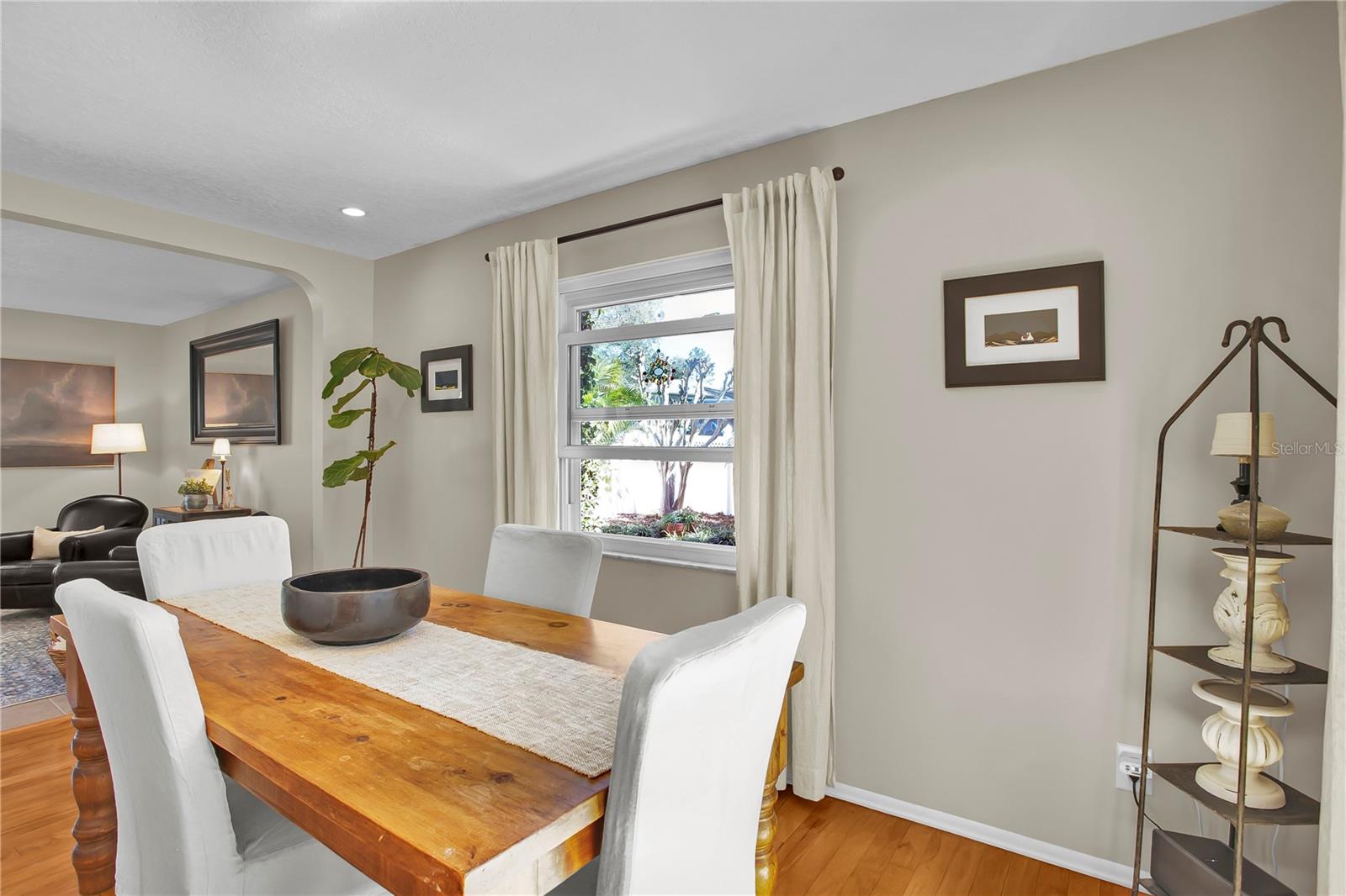 Image 10 of 65 For 323 Roebling Road N