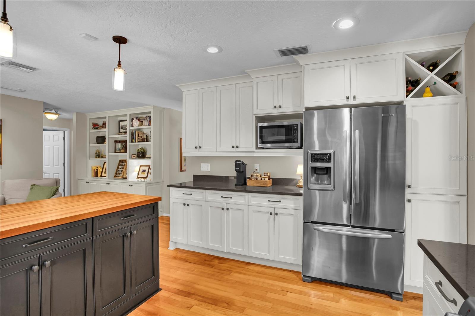 Image 14 of 65 For 323 Roebling Road N