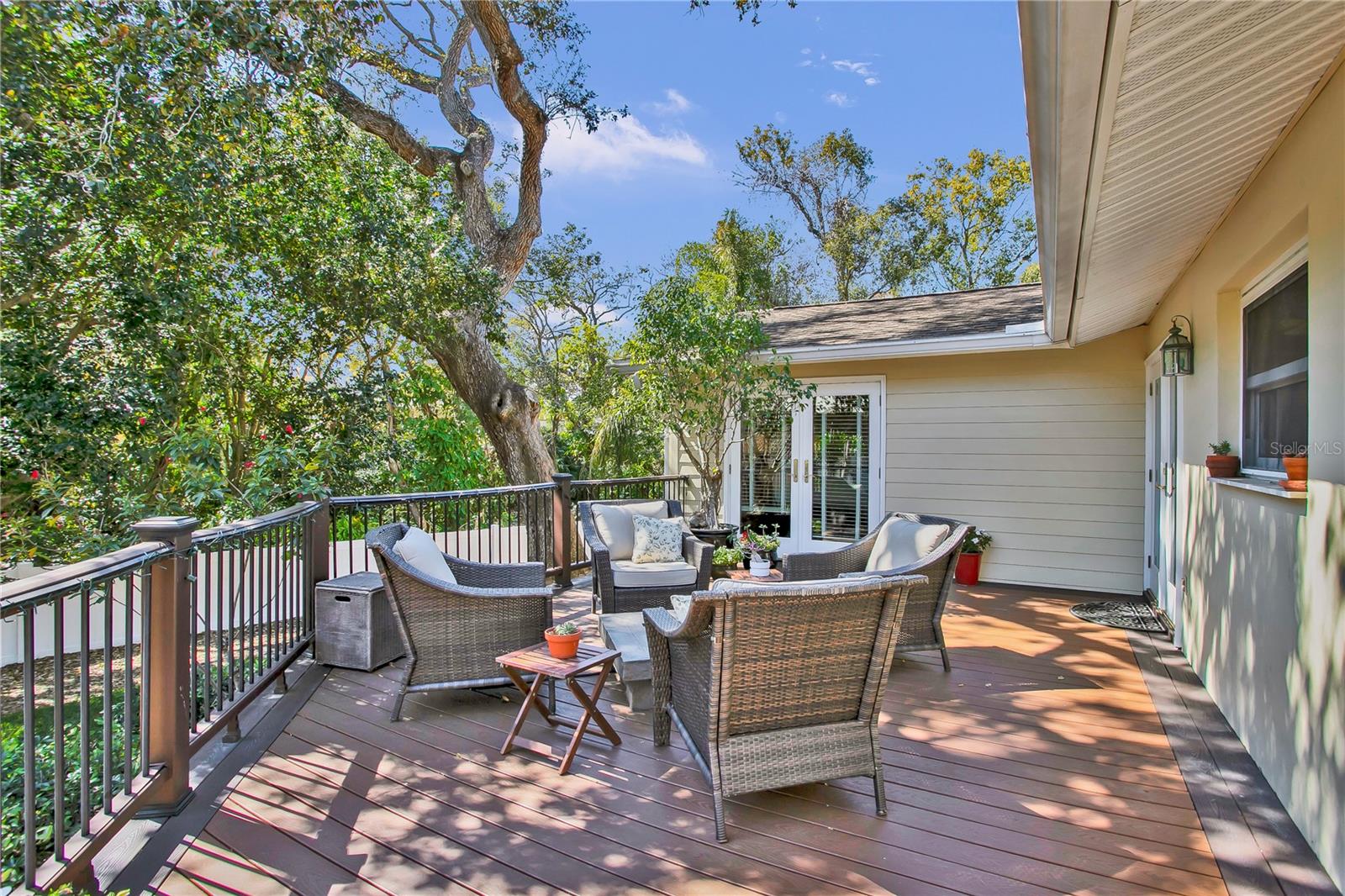 Image 20 of 65 For 323 Roebling Road N