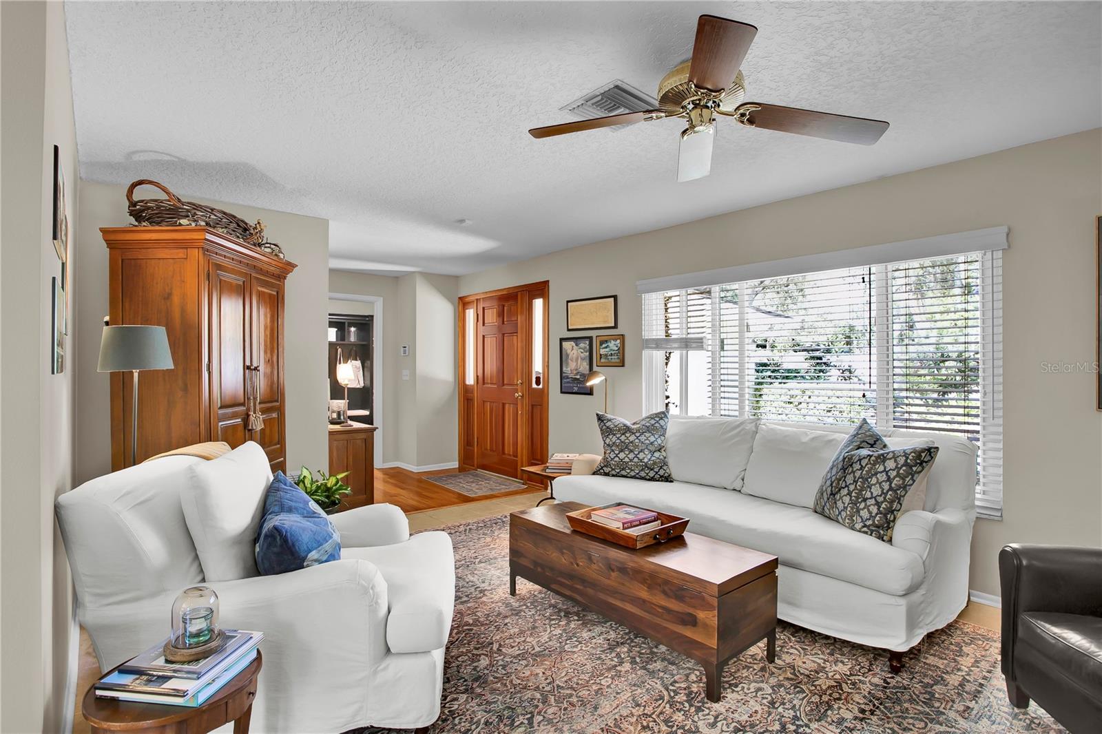 Image 4 of 65 For 323 Roebling Road N