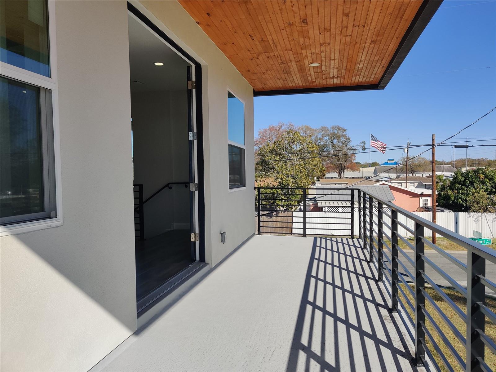 Listing photo id 9 for 3915 Robson Street W