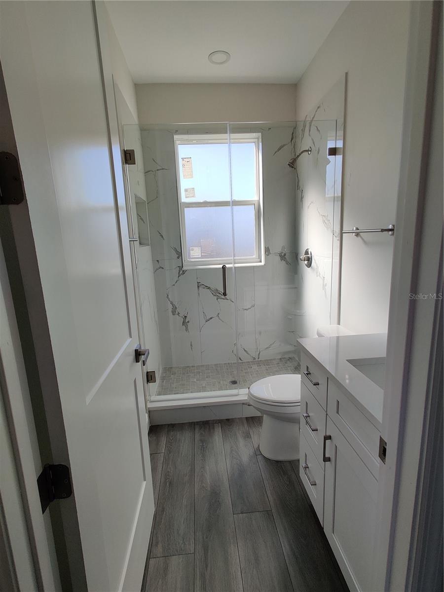 Listing photo id 16 for 3915 Robson Street W