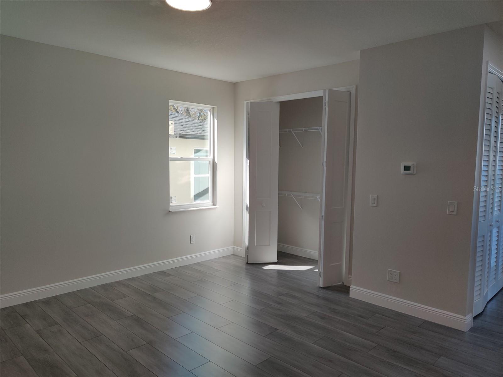 Listing photo id 42 for 3915 Robson Street W