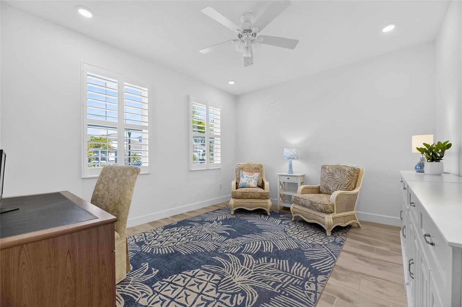 Image 11 of 100 For 994 Signet Drive