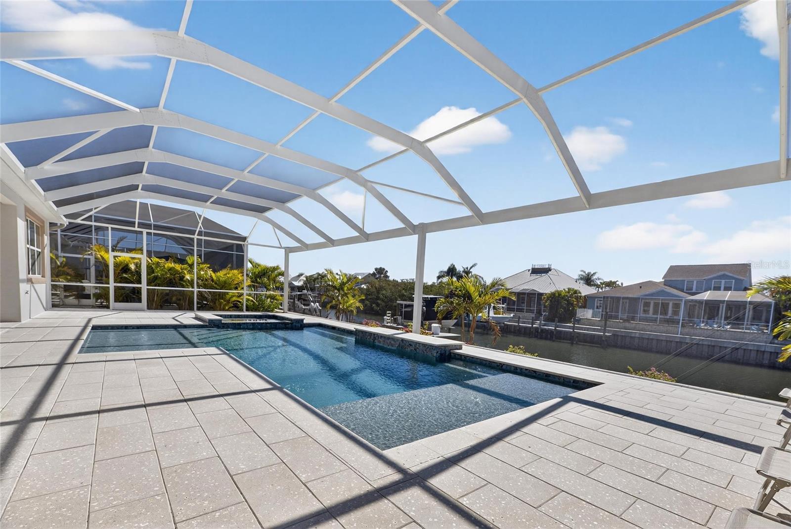 Image 2 of 100 For 994 Signet Drive