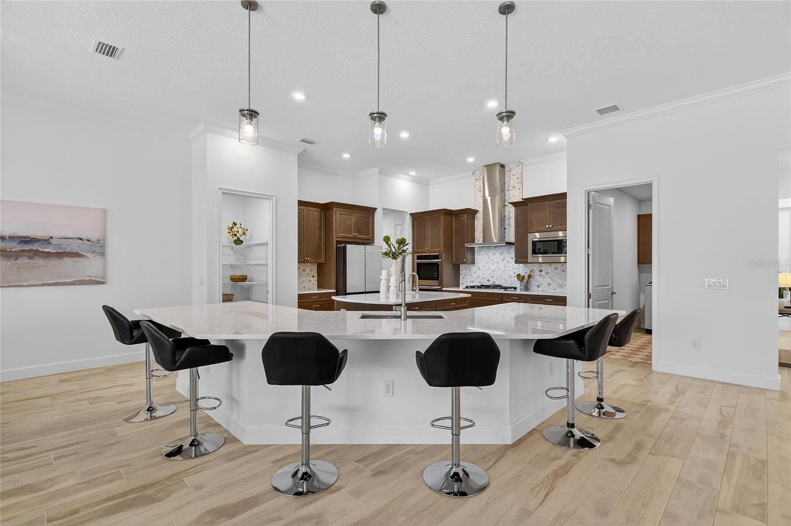 Image 20 of 100 For 994 Signet Drive