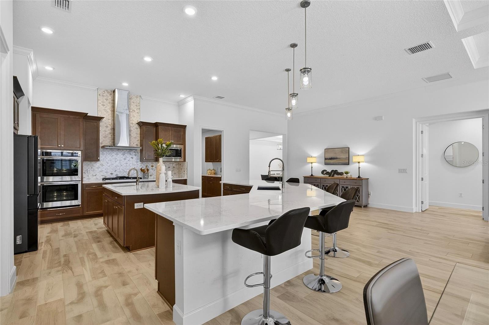 Image 21 of 100 For 994 Signet Drive