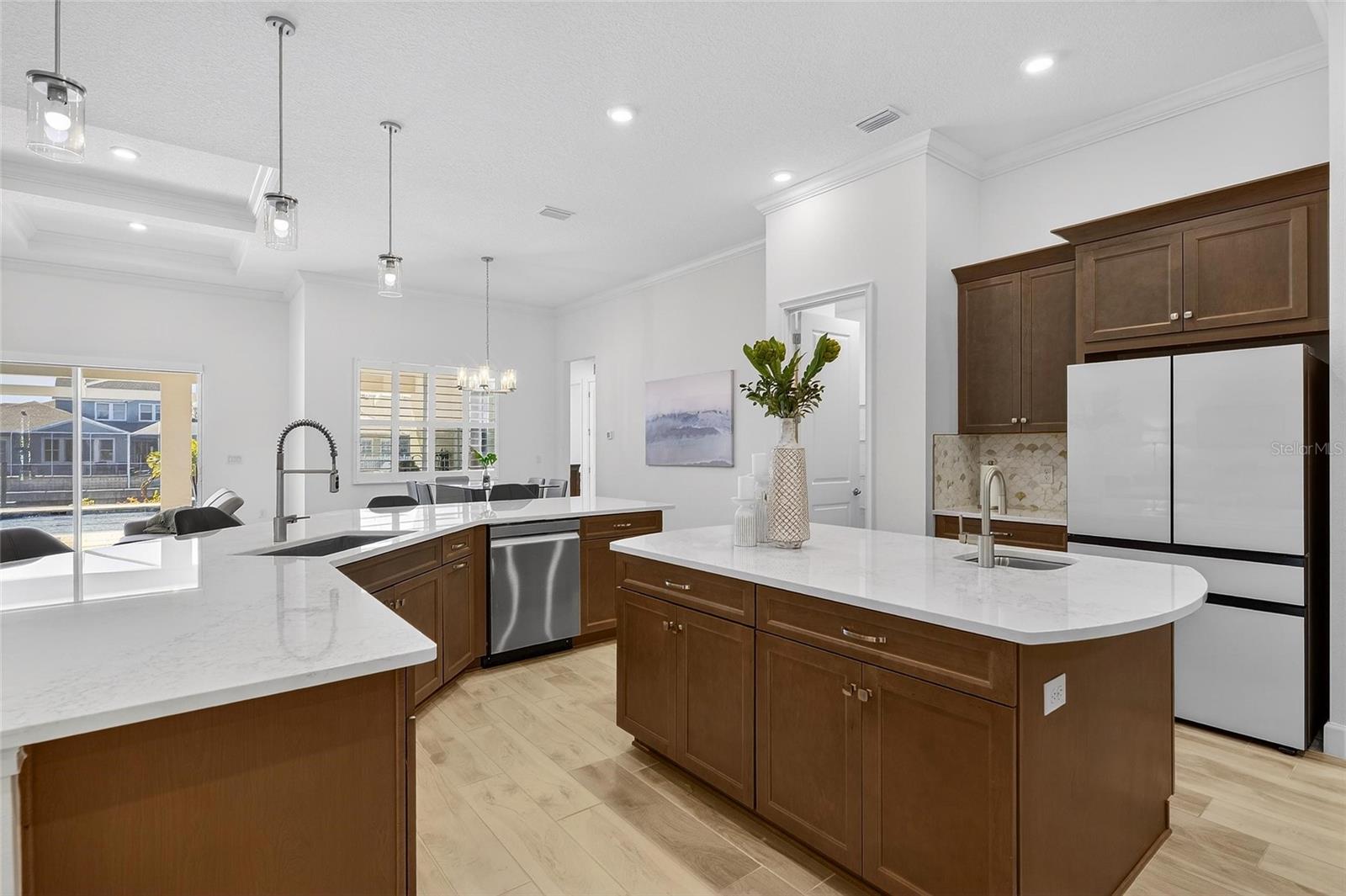 Image 22 of 100 For 994 Signet Drive