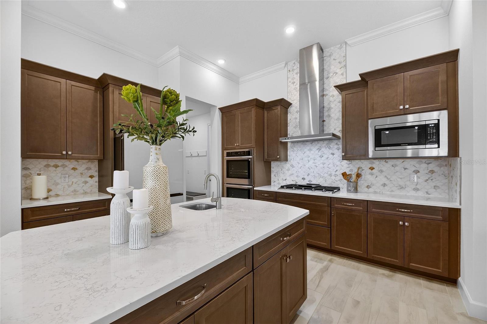 Image 25 of 100 For 994 Signet Drive