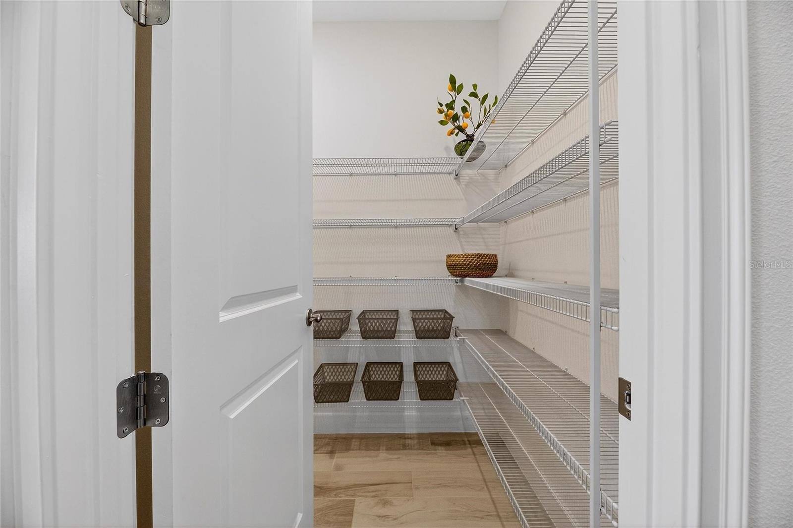 Image 27 of 100 For 994 Signet Drive