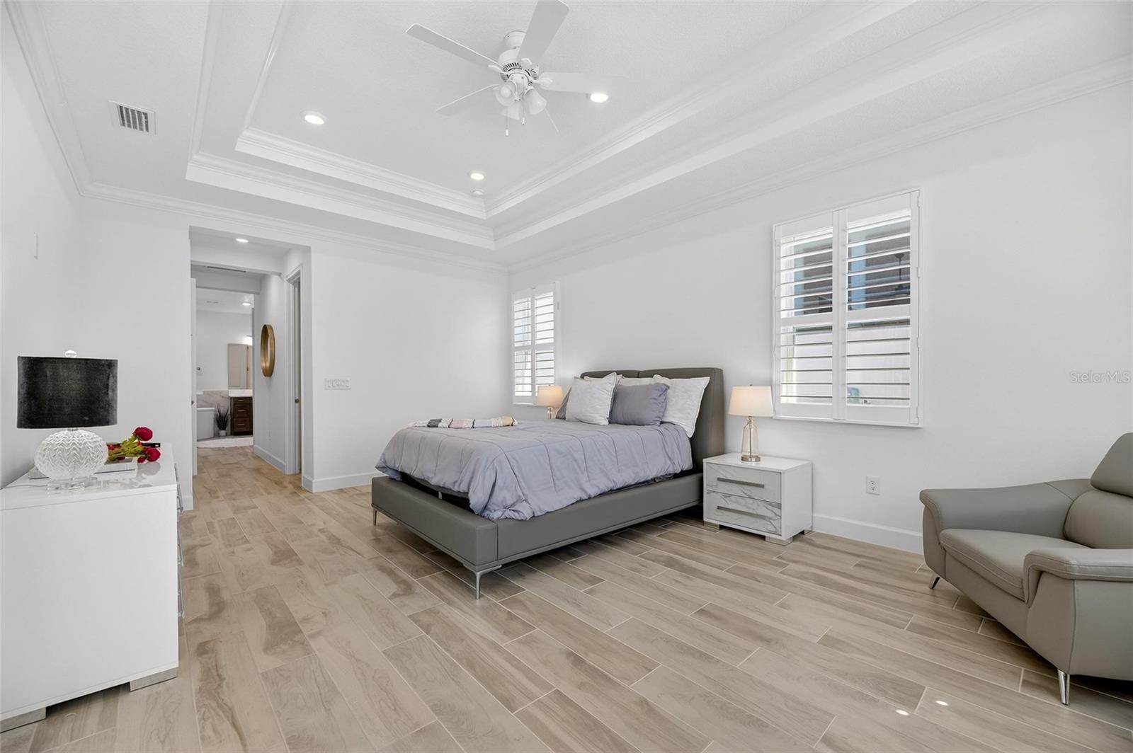 Image 33 of 100 For 994 Signet Drive