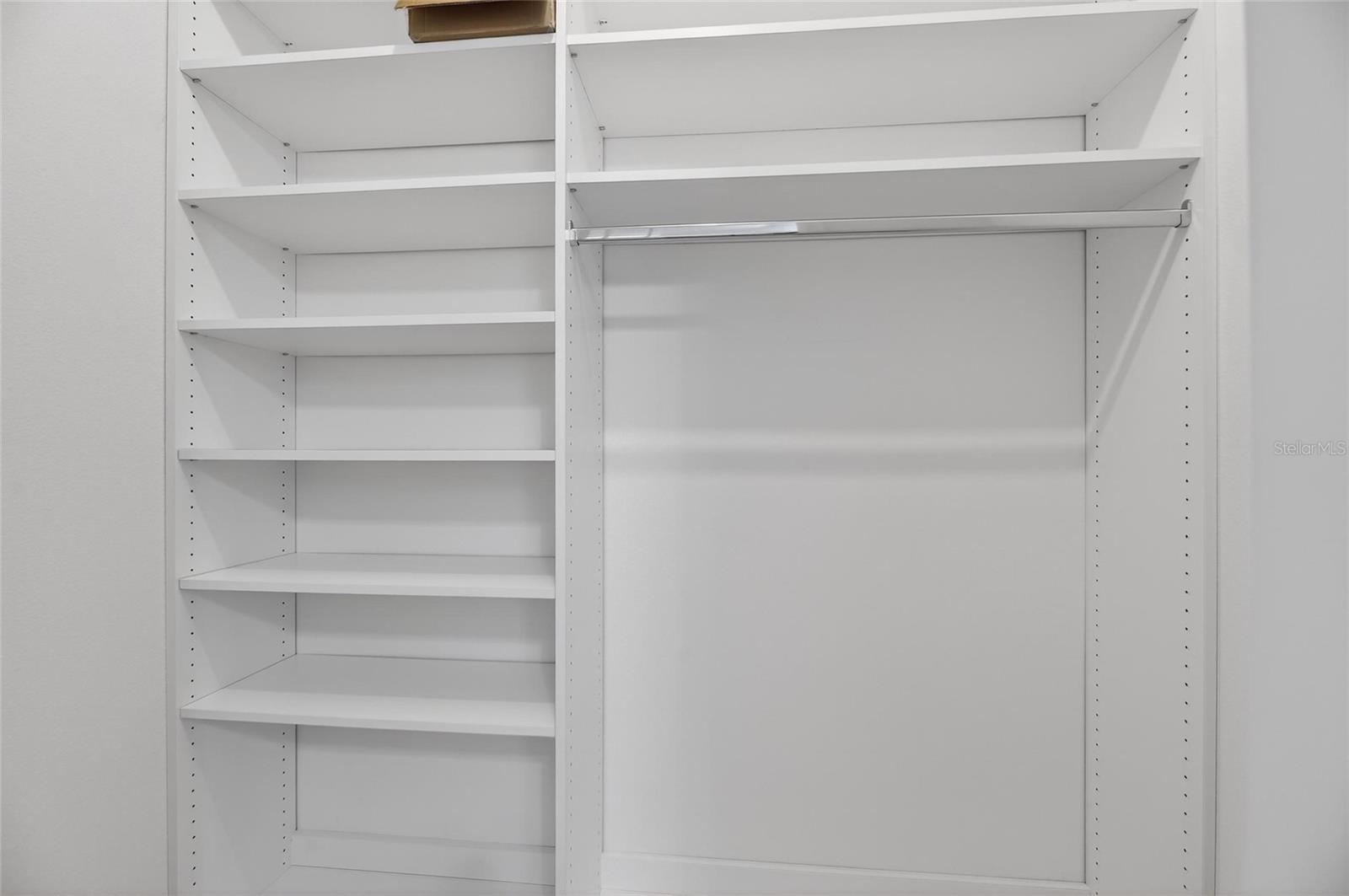 Image 42 of 100 For 994 Signet Drive