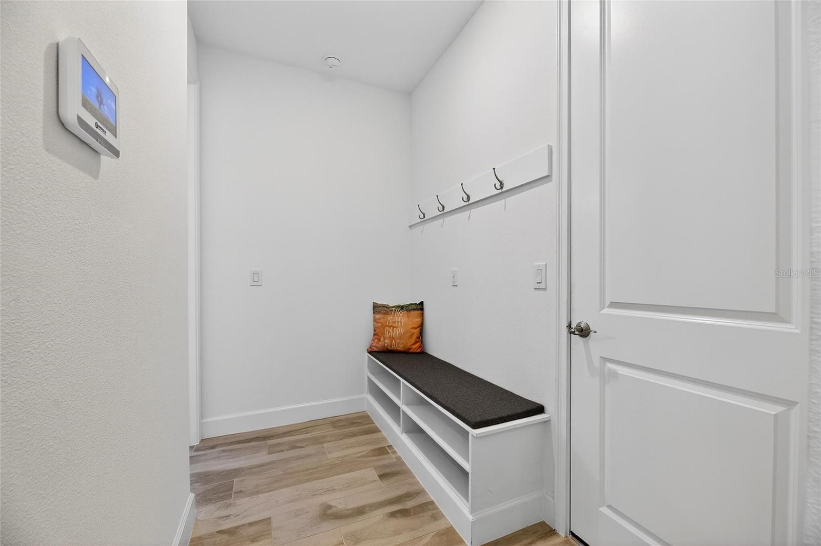 Image 50 of 100 For 994 Signet Drive