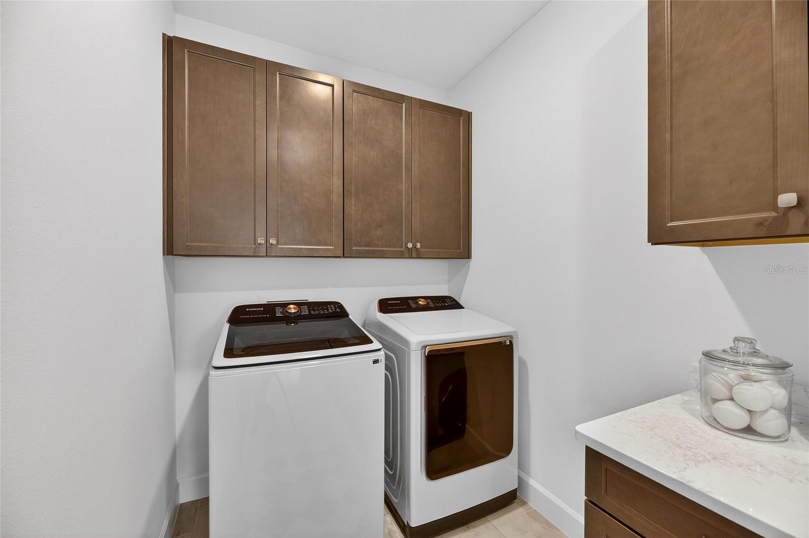 Image 52 of 100 For 994 Signet Drive