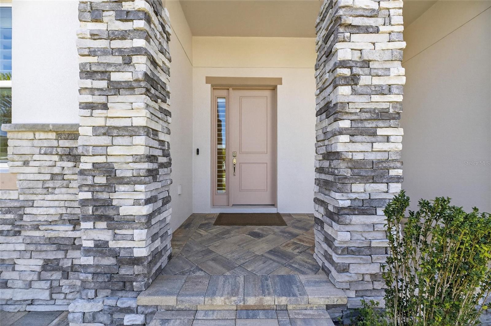 Image 6 of 100 For 994 Signet Drive