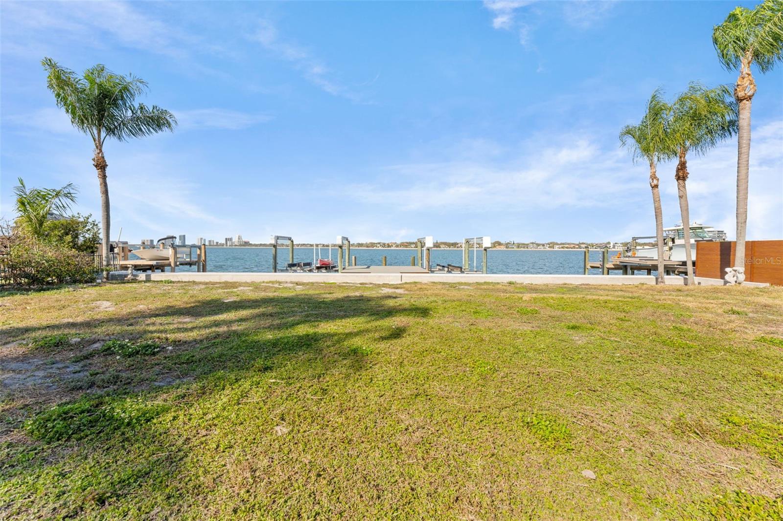 Listing photo id 8 for 62 Adalia Avenue