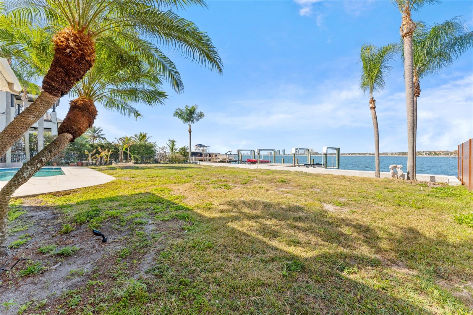 Listing photo id 9 for 62 Adalia Avenue