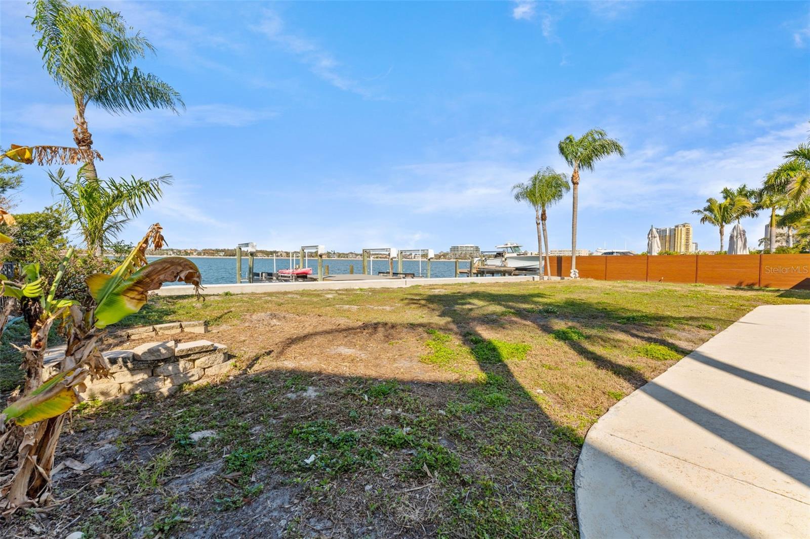 Listing photo id 10 for 62 Adalia Avenue