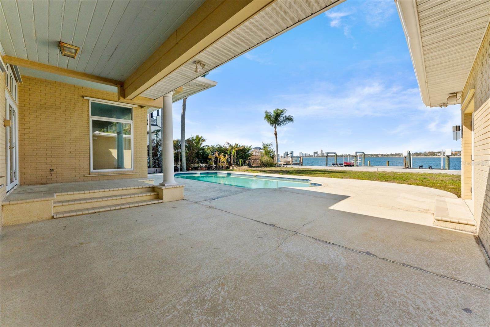 Listing photo id 21 for 62 Adalia Avenue