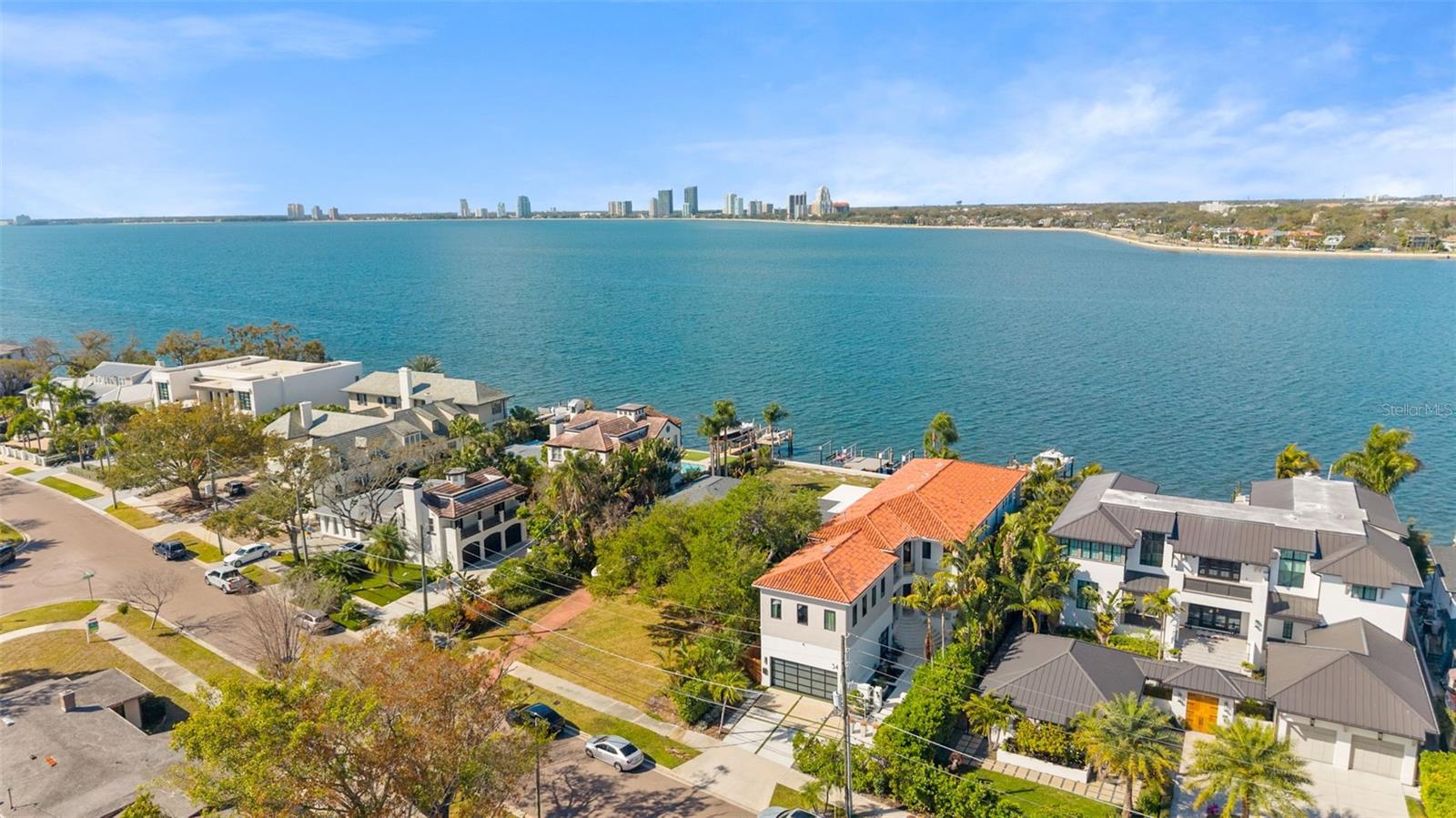 Listing photo id 6 for 62 Adalia Avenue