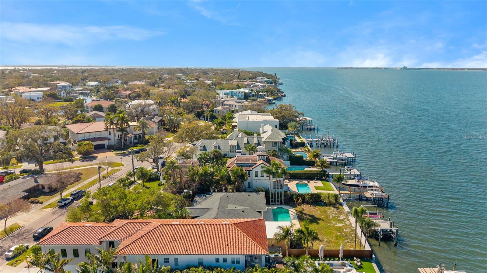 Listing photo id 7 for 62 Adalia Avenue