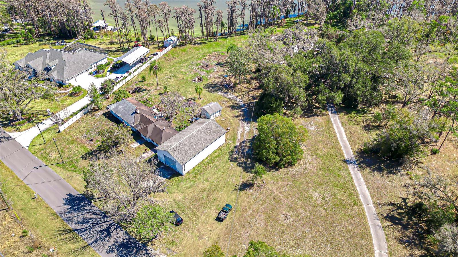 Listing photo id 13 for 6608 Wisteria Loop