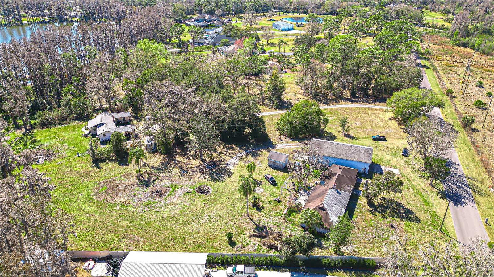 Listing photo id 15 for 6608 Wisteria Loop