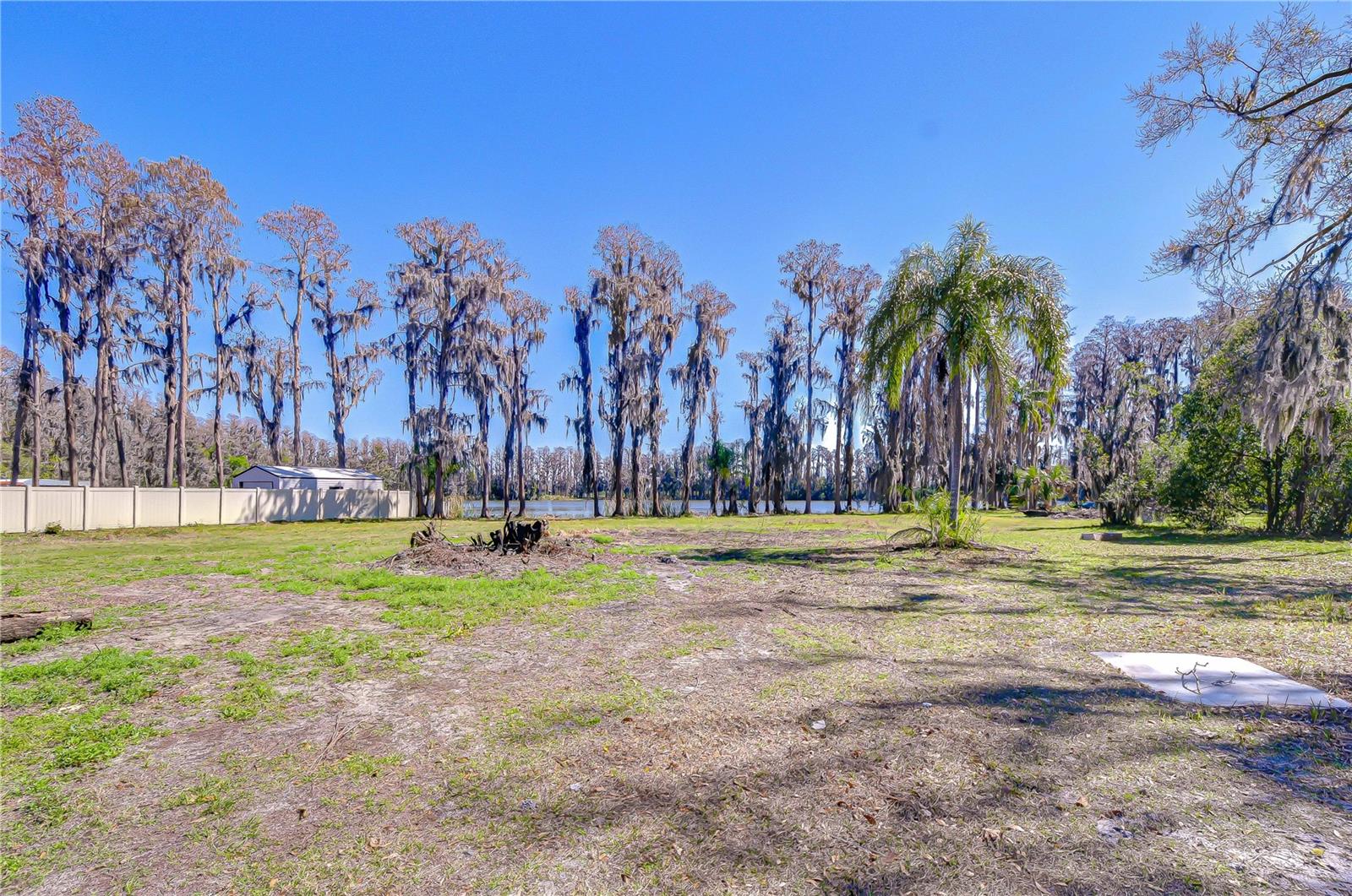 Listing photo id 6 for 6608 Wisteria Loop