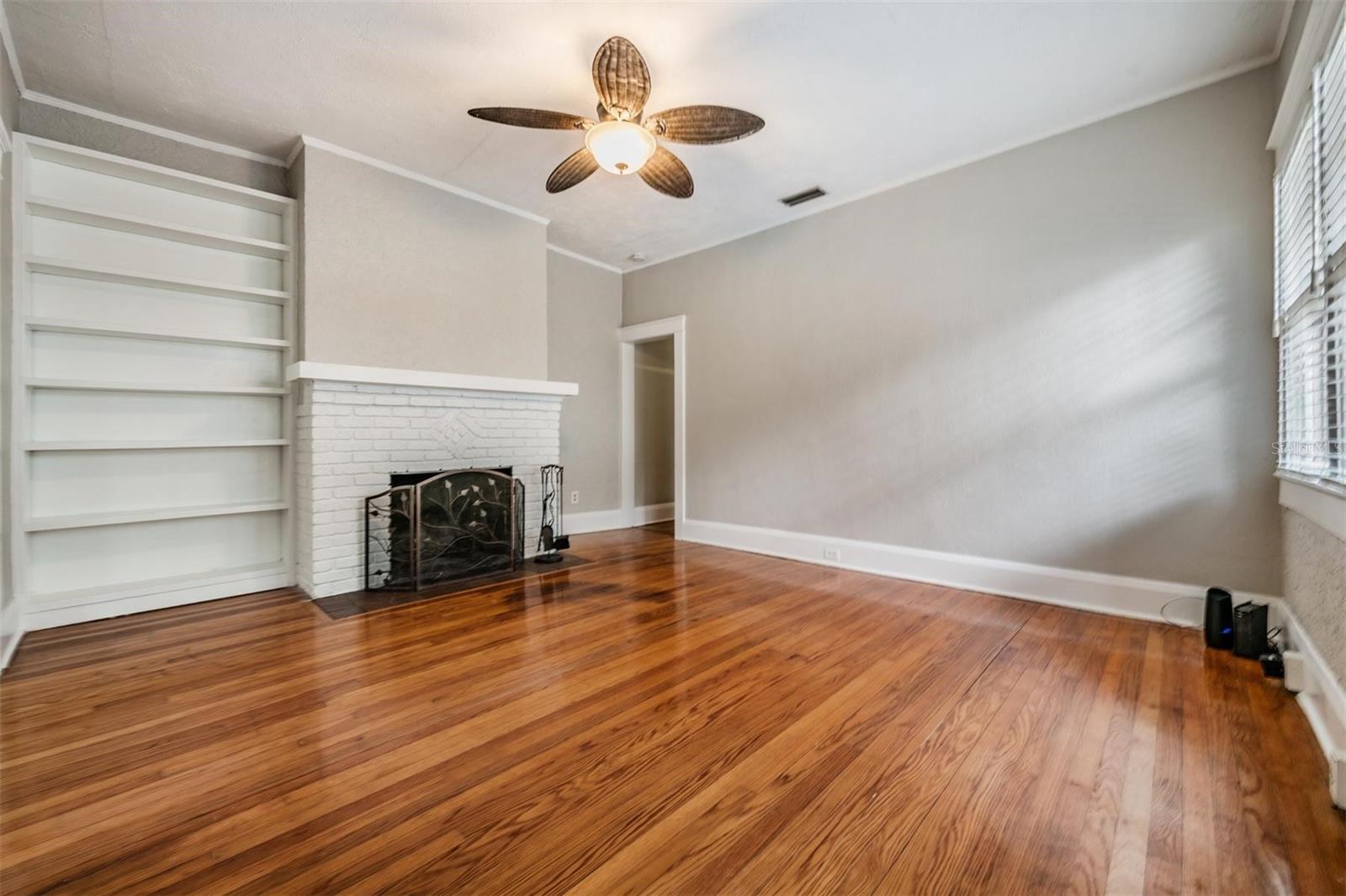 Image 3 of 18 For 1002 Crenshaw Street