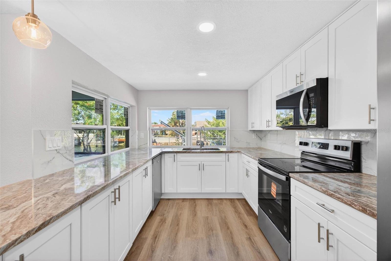 Image 10 of 33 For 4349 Rudder Way