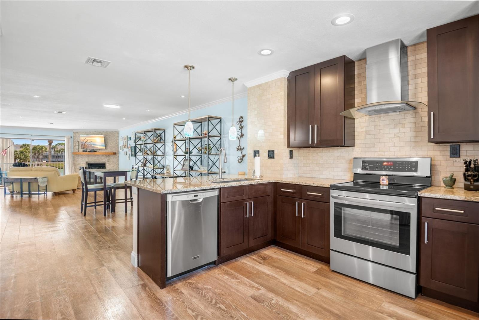 Image 13 of 46 For 12320 Capri Circle N 404