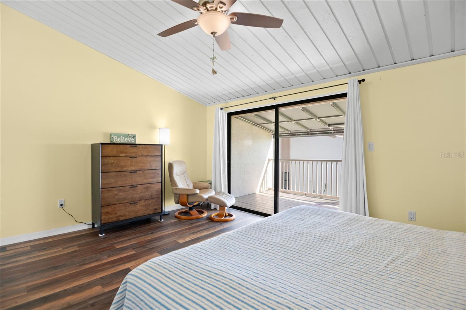 Image 21 of 46 For 12320 Capri Circle N 404