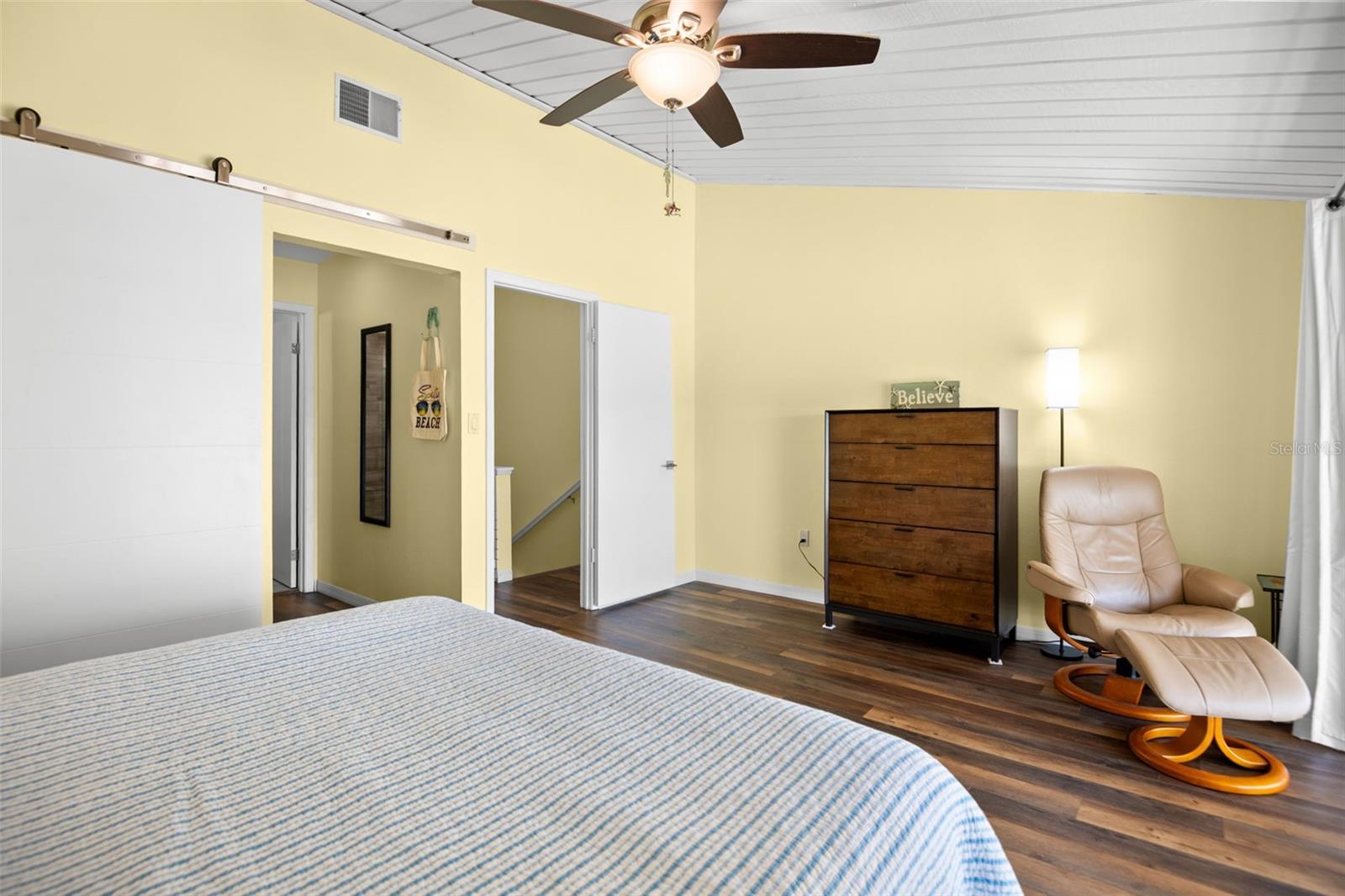 Image 22 of 46 For 12320 Capri Circle N 404