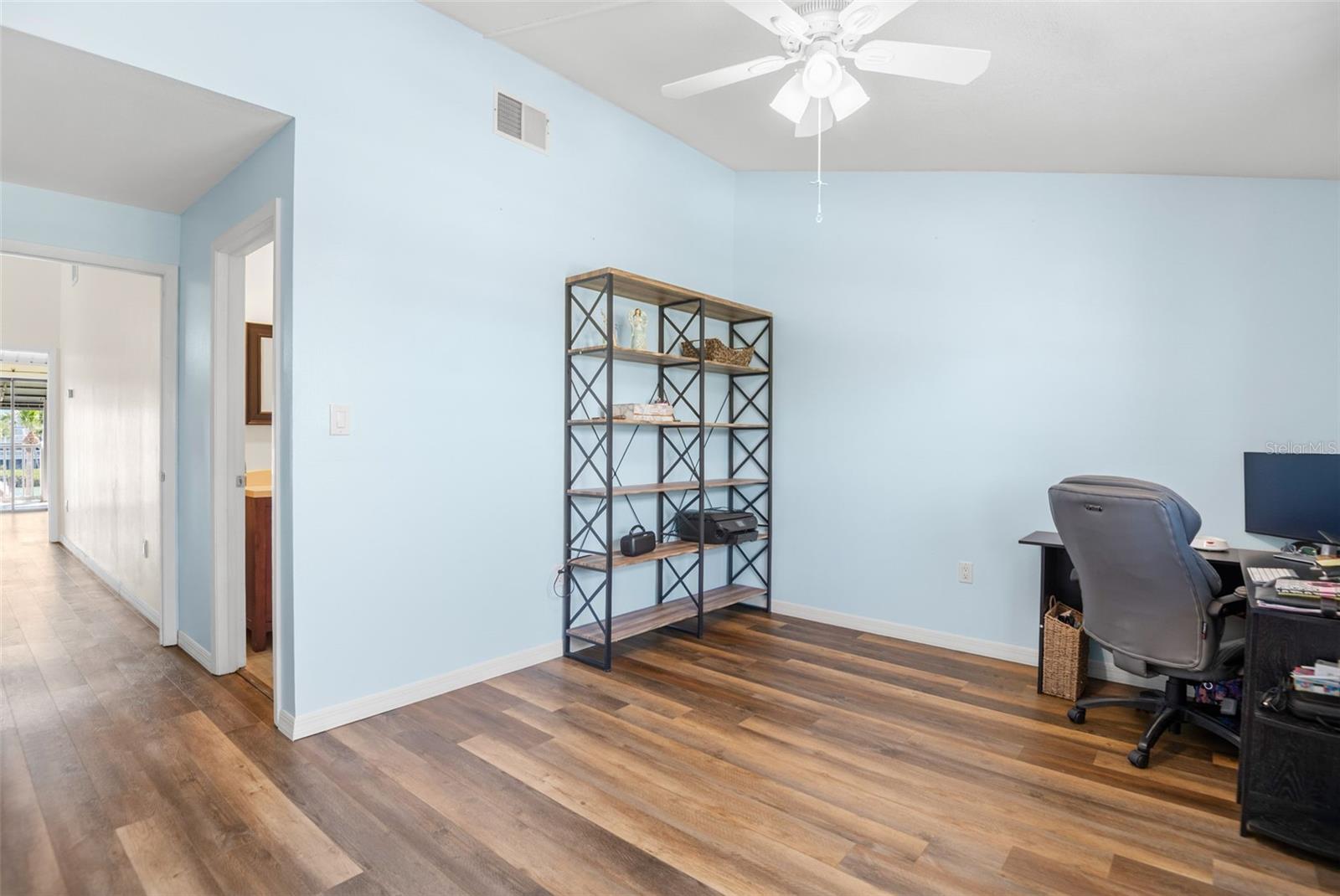 Image 29 of 46 For 12320 Capri Circle N 404